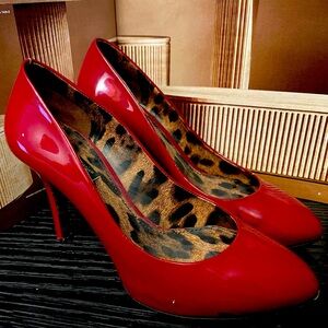 Dolce & Gabbana patent leather pumps with 4 inch heels!